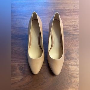 Cole Haan nude pumps